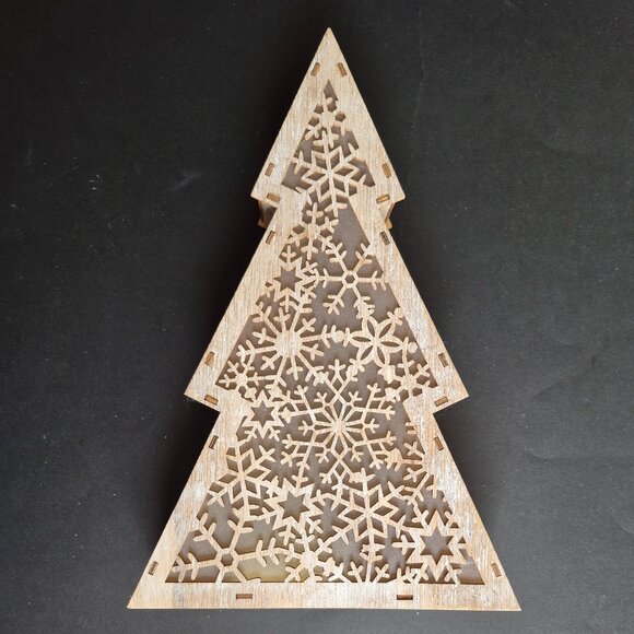 Light Up Christmas Tree - Picture 3 of 9